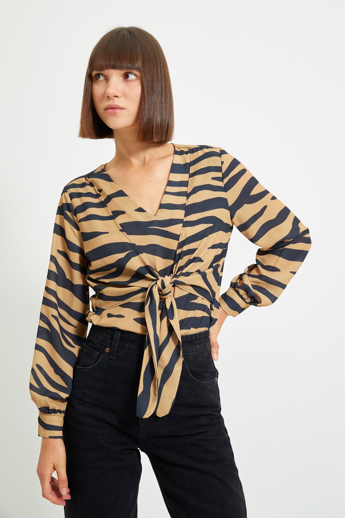 TRENDYOLMİLLA Camel Kruvaze Yaka Çıtçıtlı Body TWOAW22BD0042