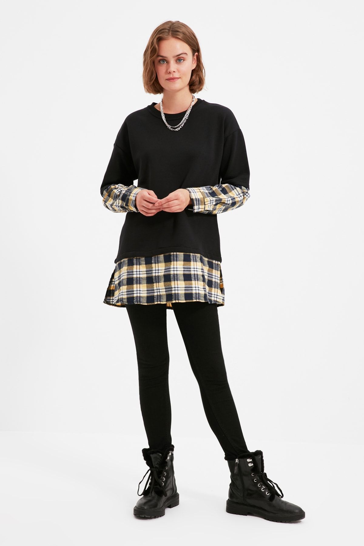 Trendyol Modest Siyah Ekose Detaylı Örme Sweatshirt TCTAW22TW0080