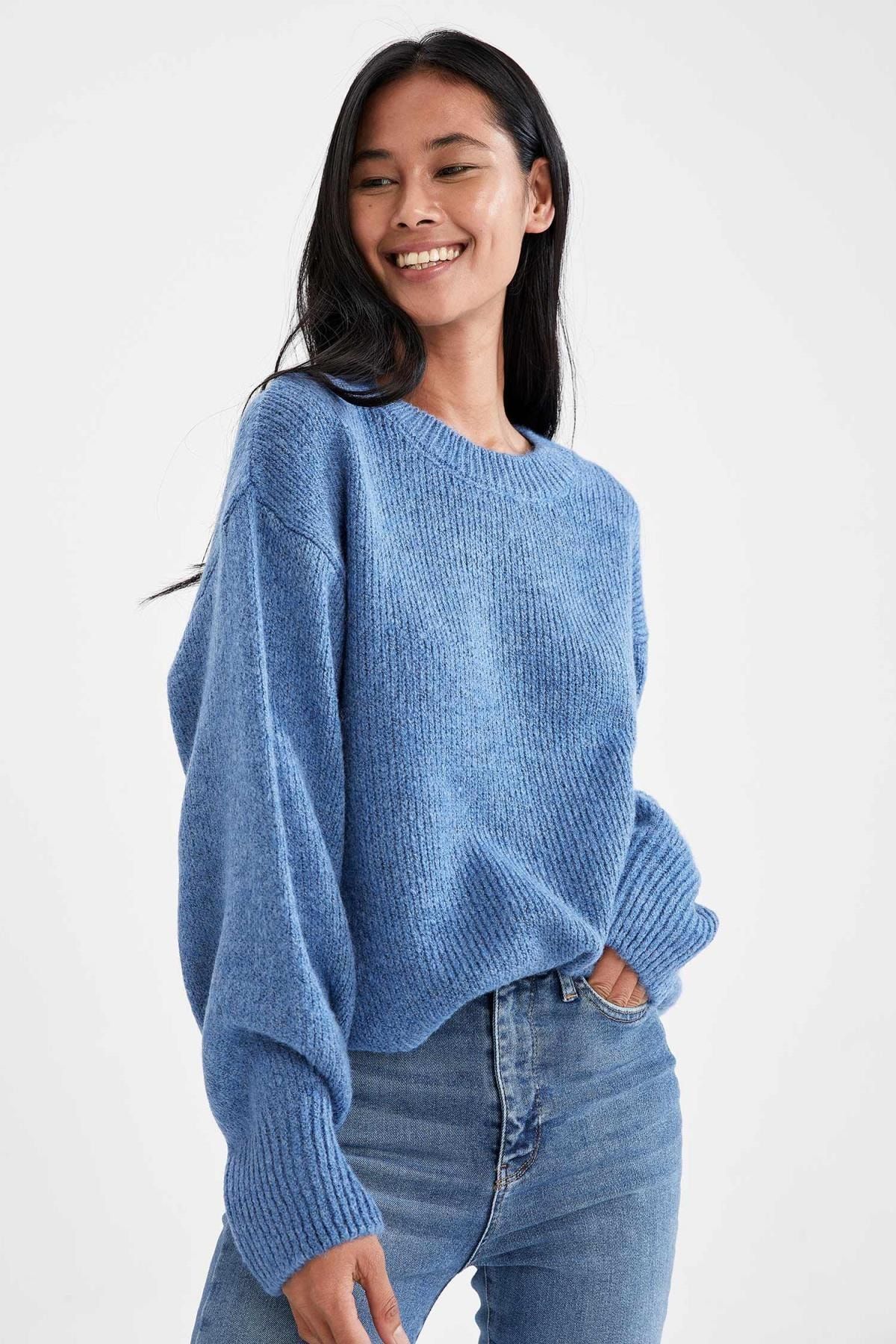 DeFacto Kadın Mavi Bisiklet Yaka Oversize Fit Yünlü Triko Tunik V3381AZ21WN
