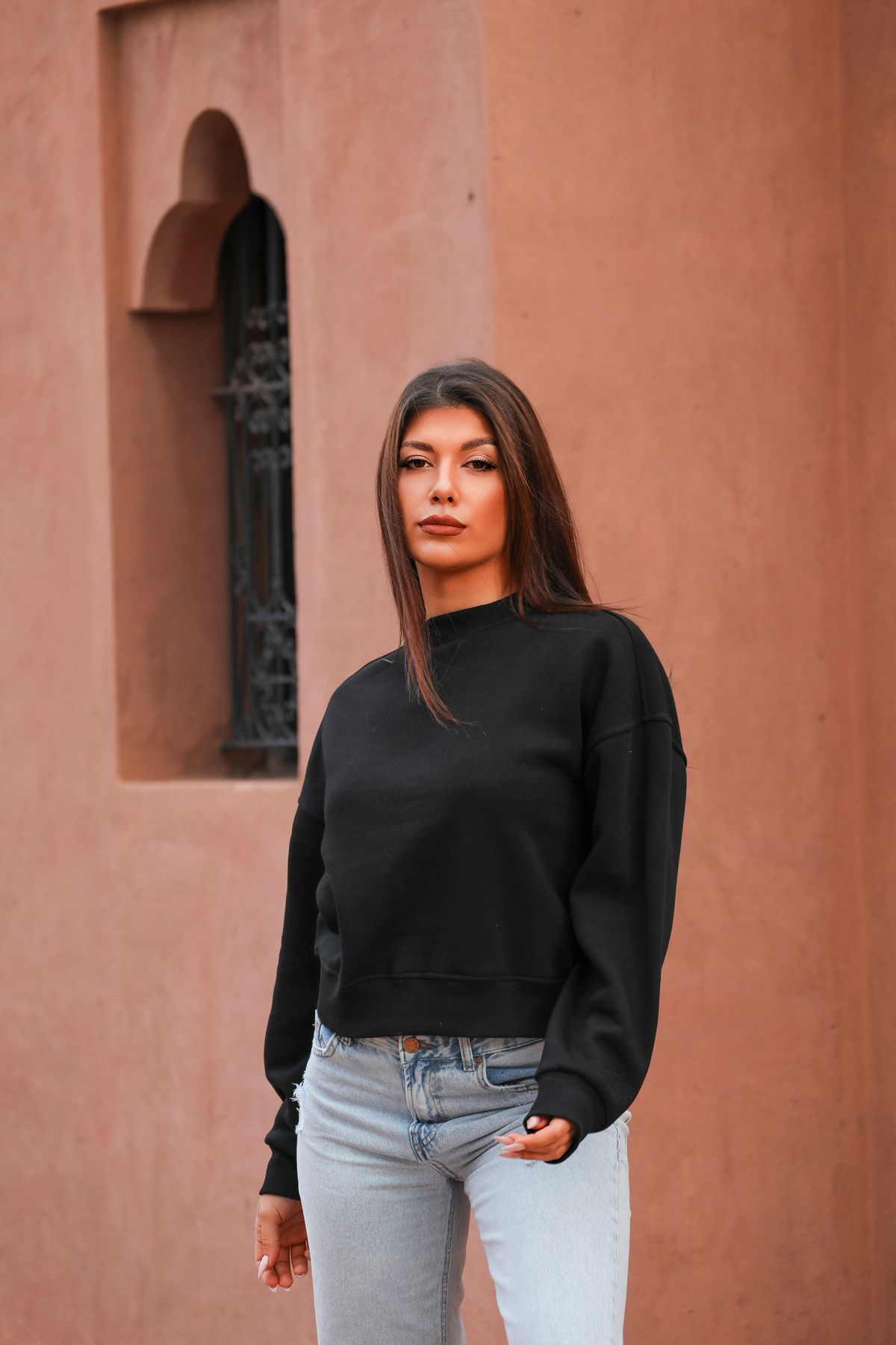 Bonita Noir Oversize Yarım Crop Sweatshirt