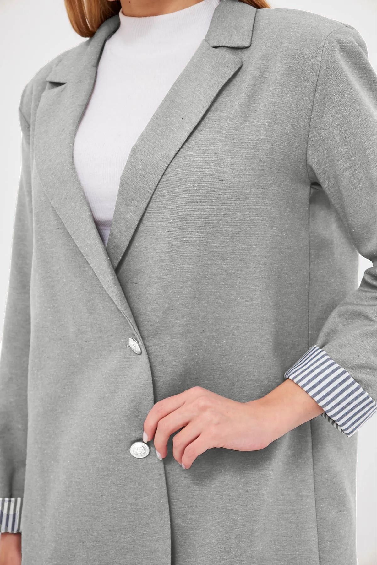 Kadın Gri Kruvaze Yaka Kolu Katlama Detaylı Oversize Vatkalı Blazer Ceket ARM-25K001015