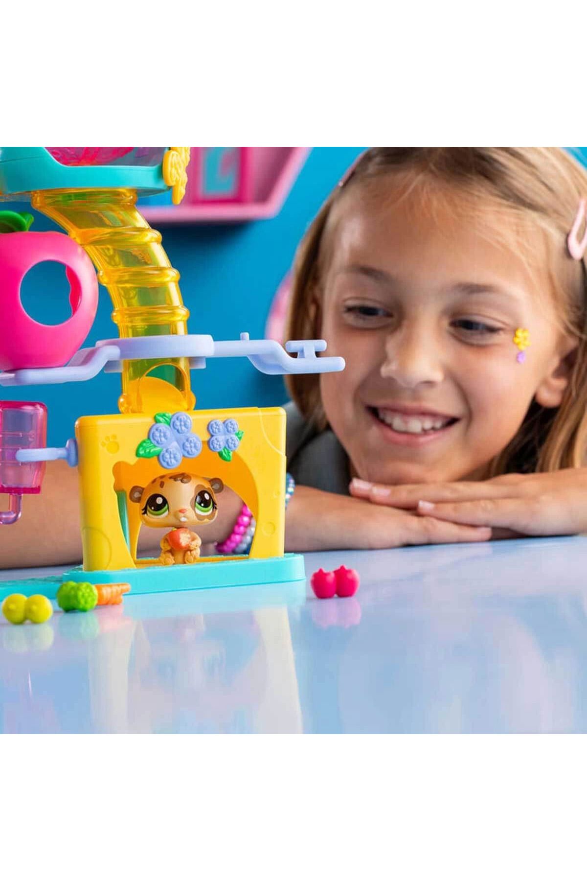 Littlest Pet Shop Minişler Eğlence Fabrikası Oyun Seti S1