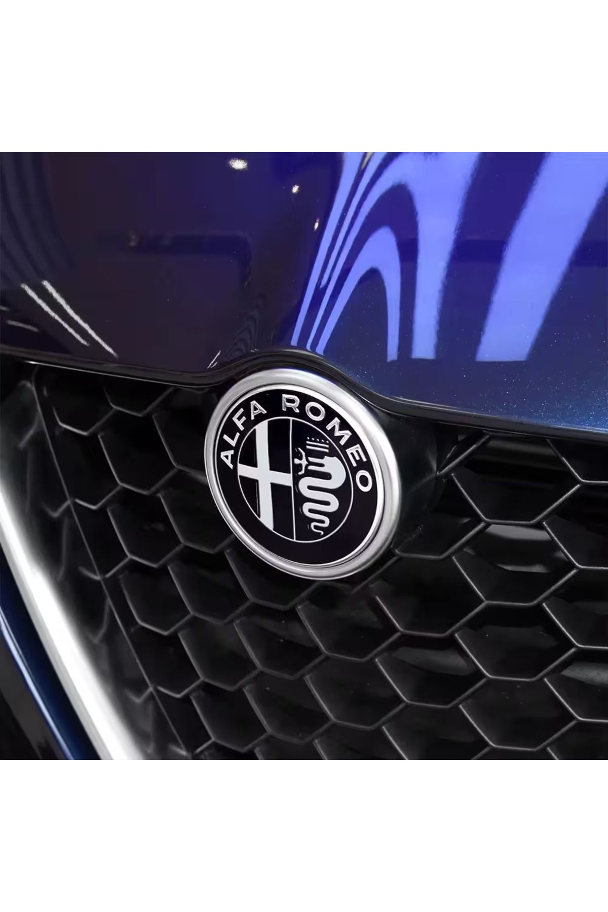 ALFA ROMEO ÖN ARKA LOGO 1 TAKIM JANT LOGO 1 ADET DİREKSİYON LOGO TAKIMI (SİYAH-GÜMÜŞ)