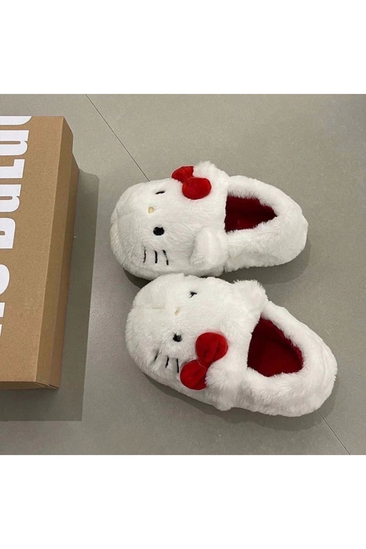 Hello Kitty Yumuşak Tüylü Peluş Panduf Terlik