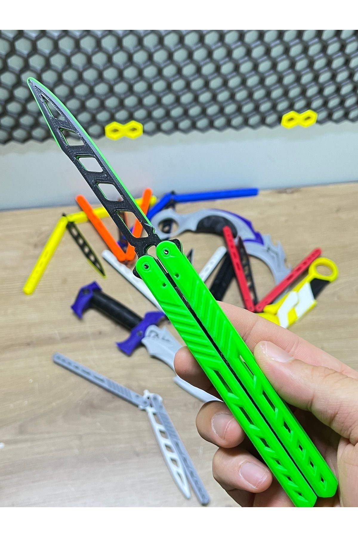 Kelebek Antrenman Bıçağı Özel Motifli Yeşil - Siyah Renk Butterfly Knife Plastik 1 Adet