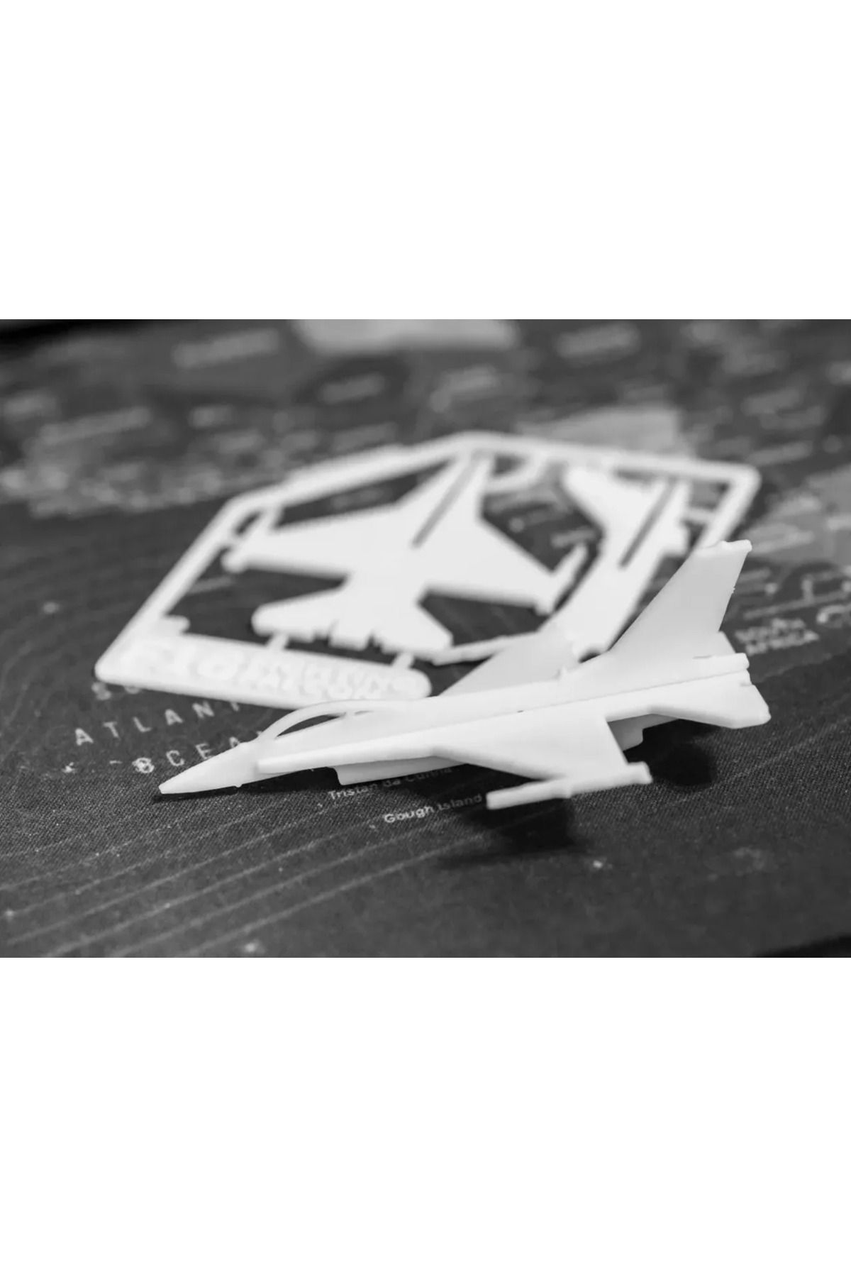 F16 Fighting Falcon Kit Card Maket