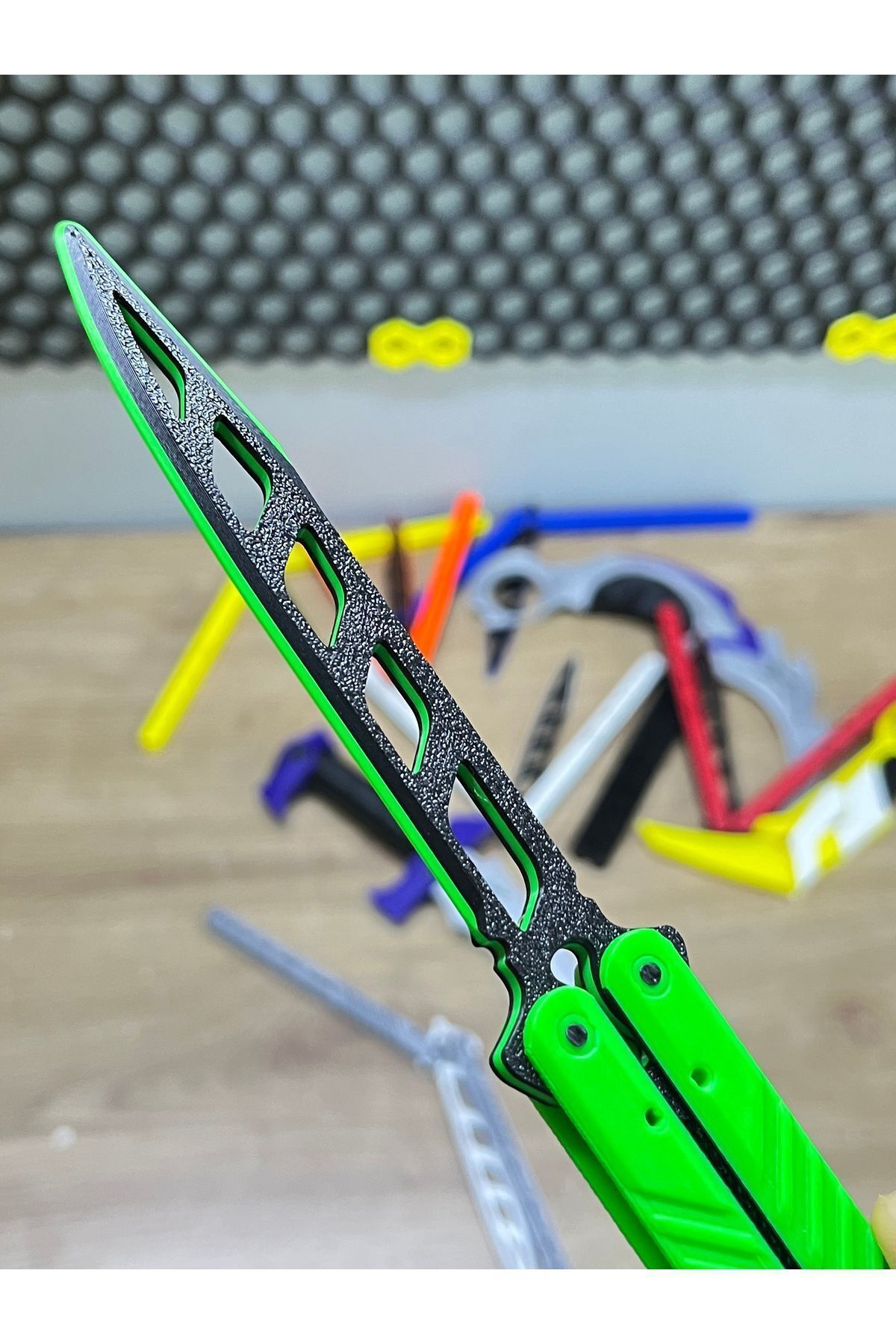 Kelebek Antrenman Bıçağı Özel Motifli Yeşil - Siyah Renk Butterfly Knife Plastik 1 Adet