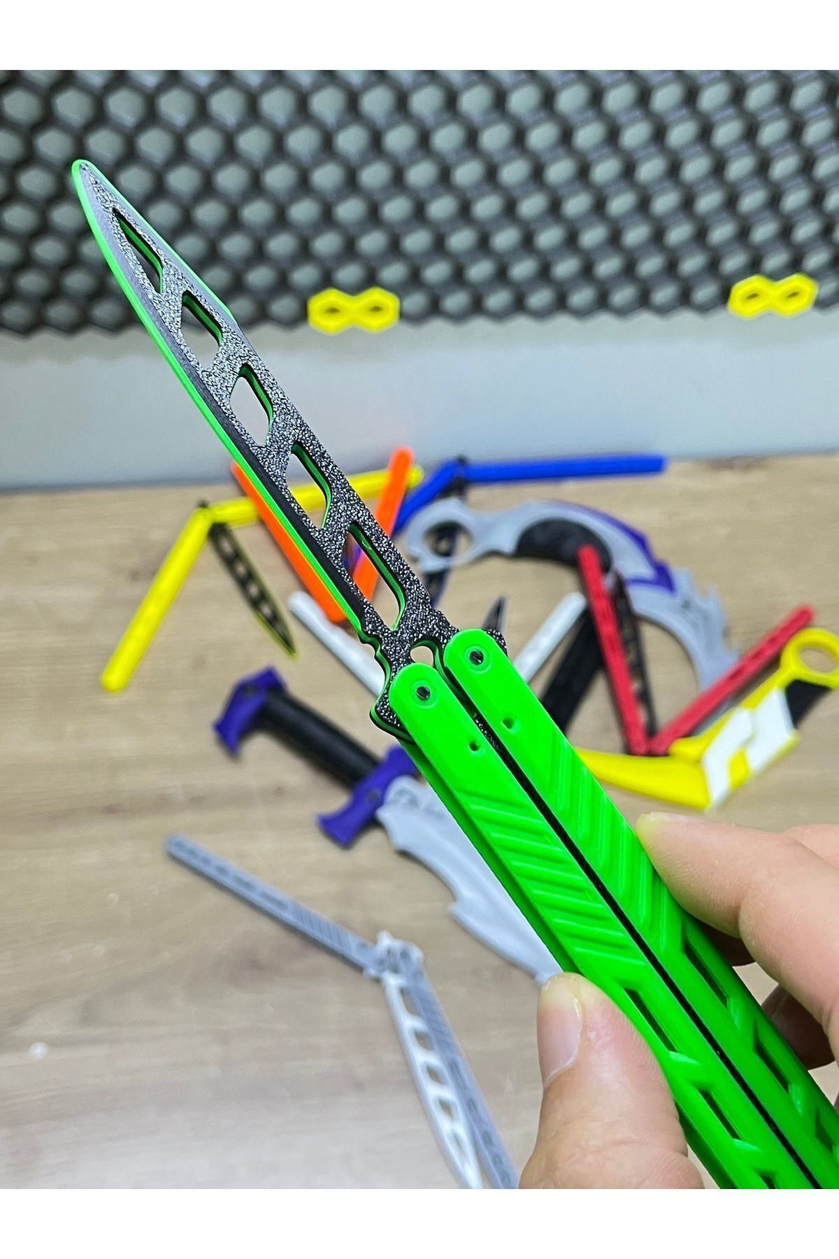 Kelebek Antrenman Bıçağı Özel Motifli Yeşil - Siyah Renk Butterfly Knife Plastik 1 Adet