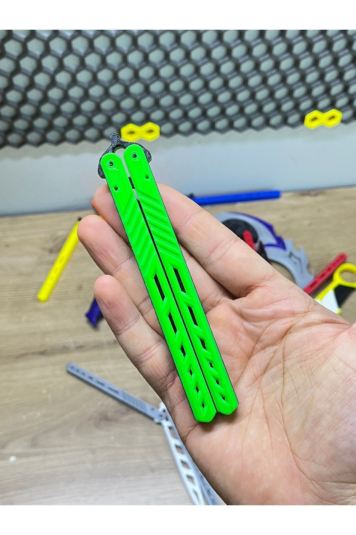 Kelebek Antrenman Bıçağı Özel Motifli Yeşil - Siyah Renk Butterfly Knife Plastik 1 Adet