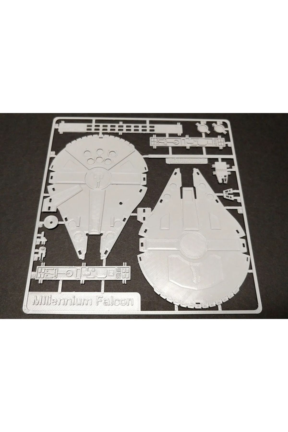 Cypnova Millennium Falcon KitCard Maket Beyaz...