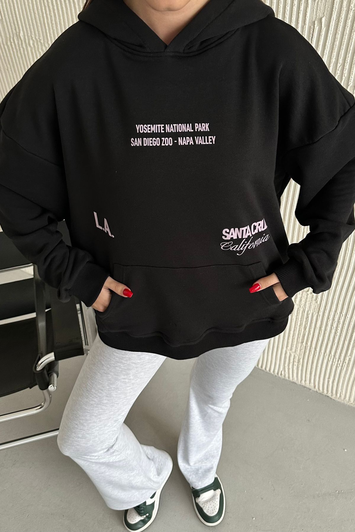 Oversize Kapüşonlu Baskılı Siyah Sweatshirt