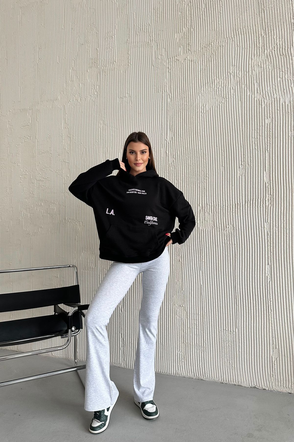 Oversize Kapüşonlu Baskılı Siyah Sweatshirt