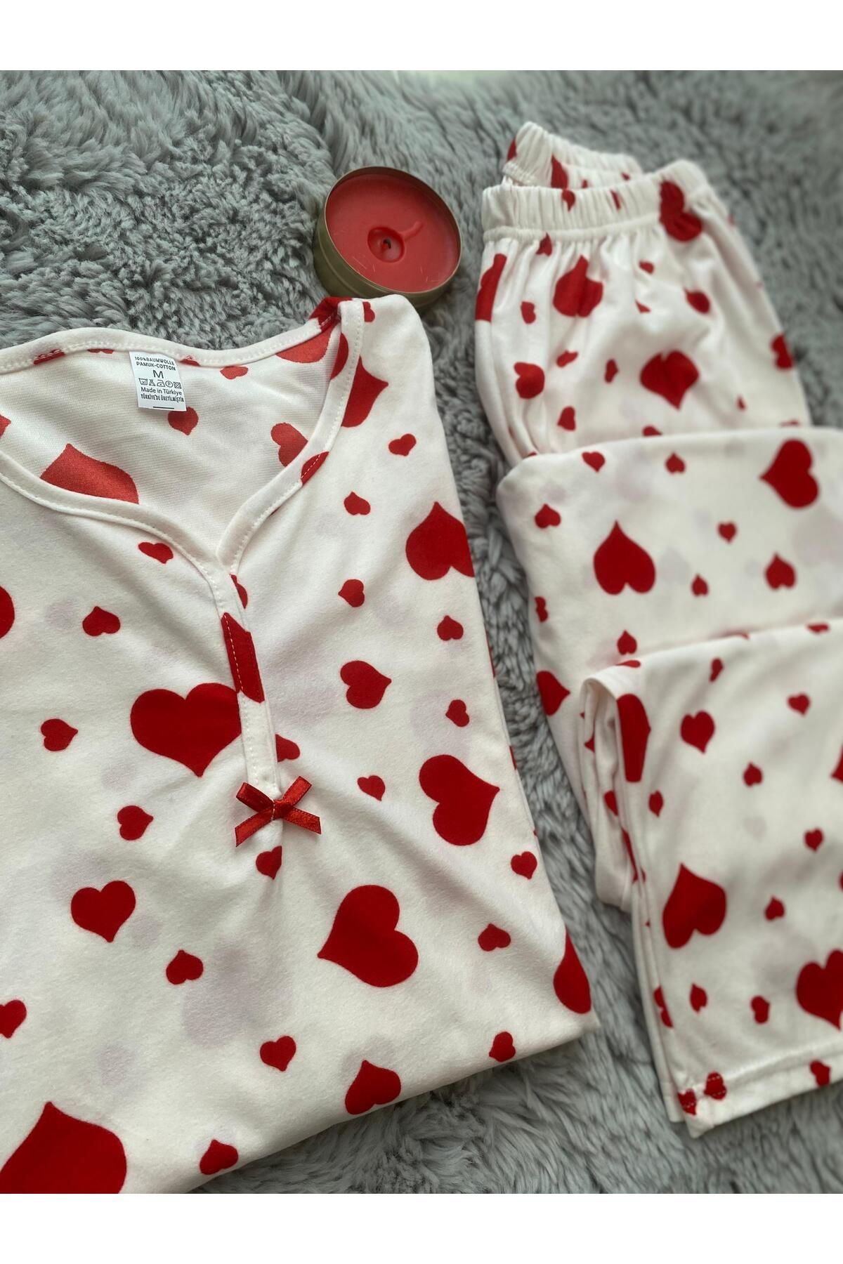 Yumuşacık Kırmızı Kalpli Yumuşak Pijama Takımı