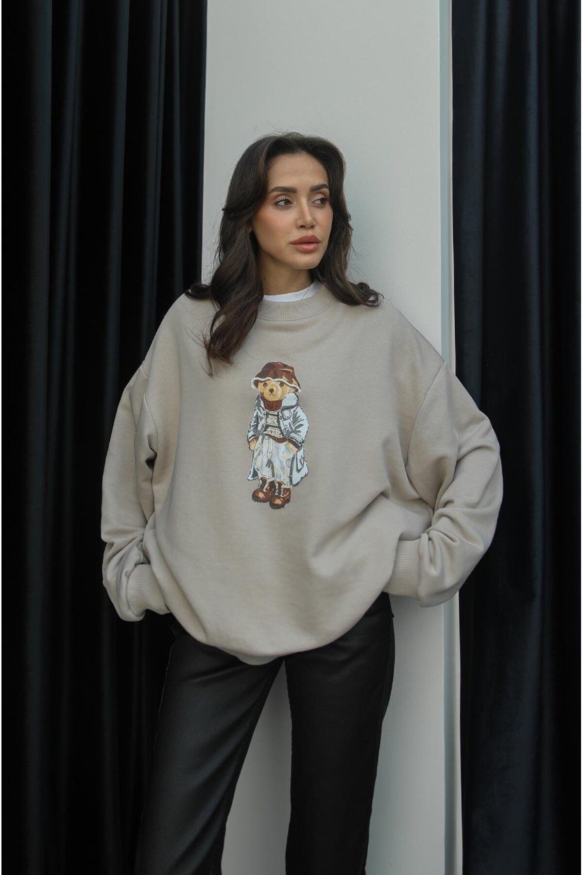 Bej Paltolu Teddy Baskılı Sweatshirt