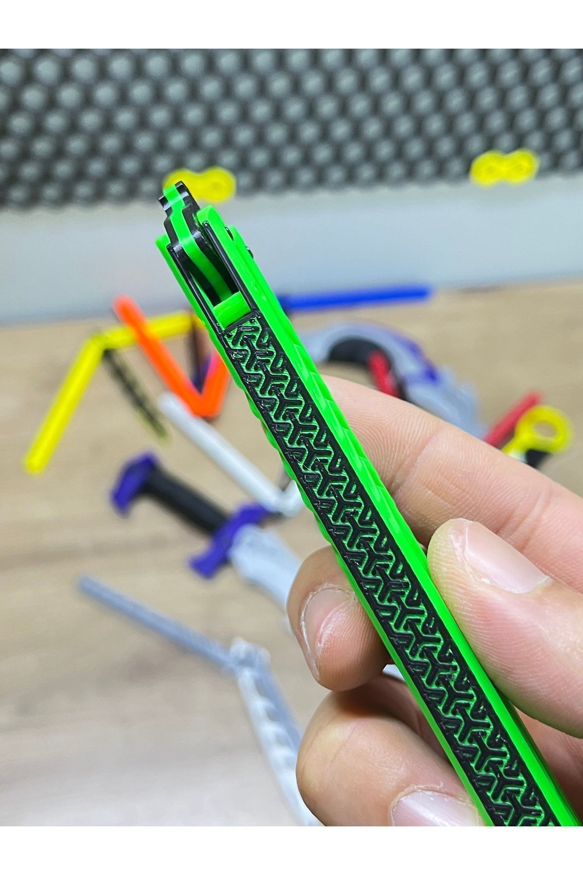 Kelebek Antrenman Bıçağı Özel Motifli Yeşil - Siyah Renk Butterfly Knife Plastik 1 Adet