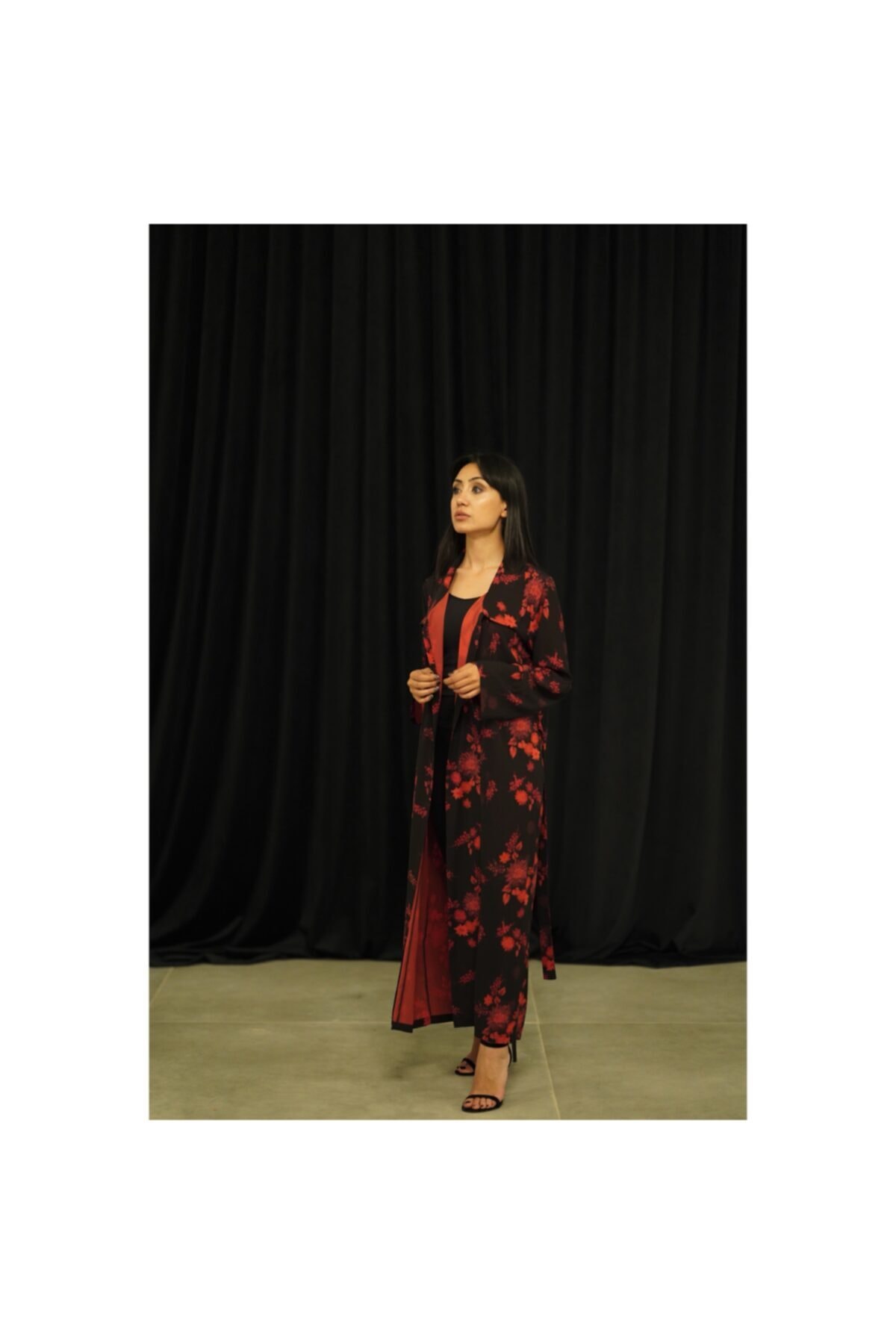 BUSSRA DESİGN Siyah&Kırmızı Çiçekli Kimono