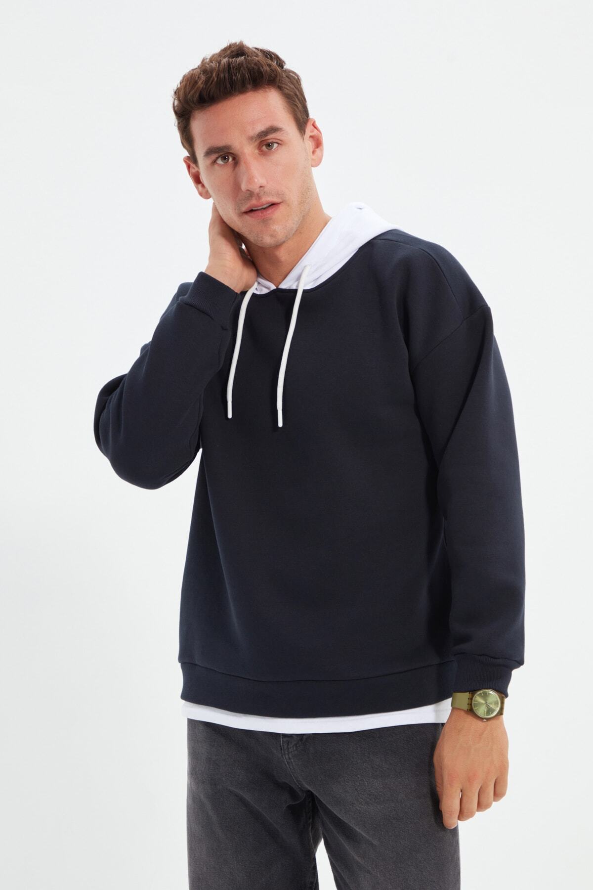 TRENDYOL MAN Lacivert Erkek Regular Fit Sweatshirt TMNAW22SW0338