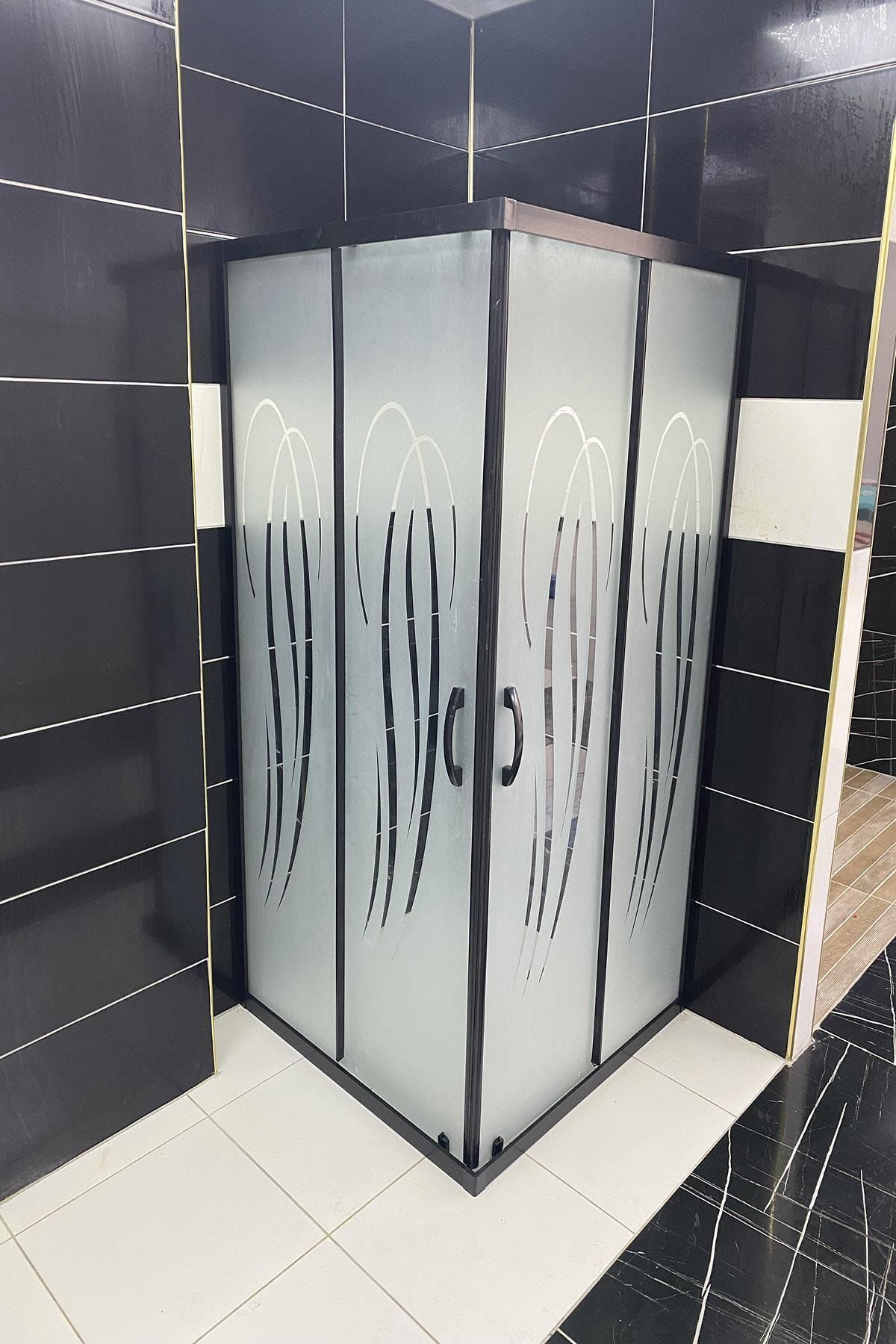 AVRUPA DUŞ 150x150x180 Cm Siyah Desenli Kumlama 5mm Camlı Yükseklik 180 Cm Duşakabin
