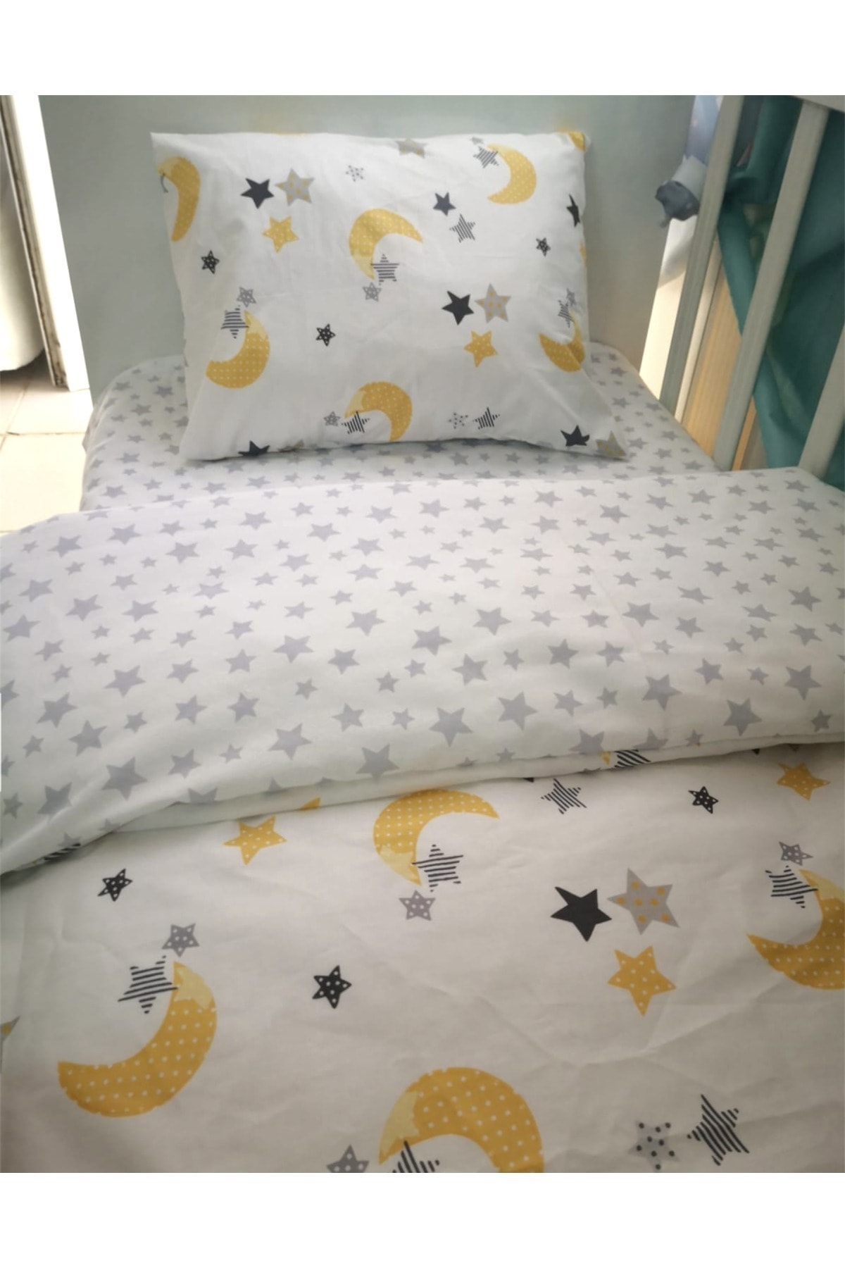 Bebek Özel %100 Pamuk Çocuk 100x150 Yastık Çarşaf Yorgan Seti Sarı Ay Küçük Yıldızlı