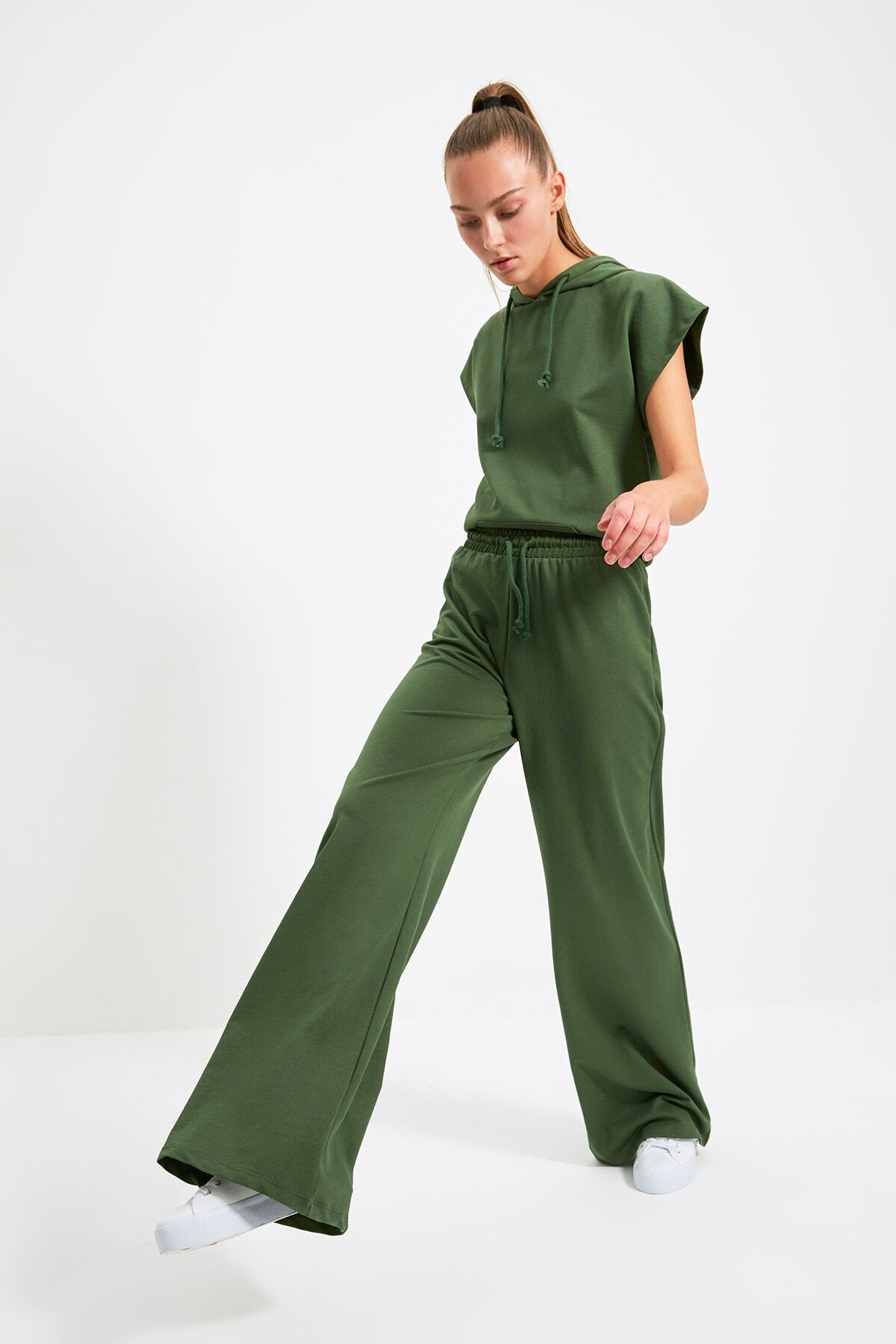 TRENDYOLMİLLA Yeşil Wide Leg Spor İnce Eşofman Altı TWOAW22EA0053