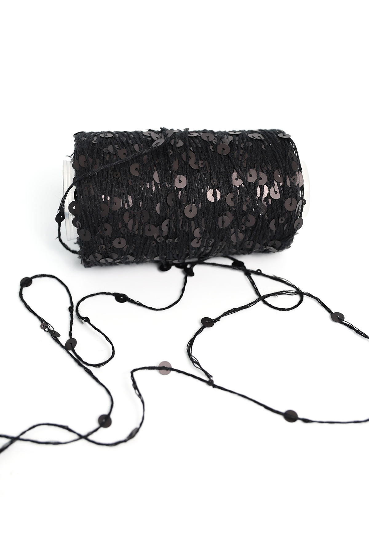 طناب پولک دار به طول 320 متر در بوبین های 100 گرمی سایز پولک : 3 میلی متر + 6 میلی متر