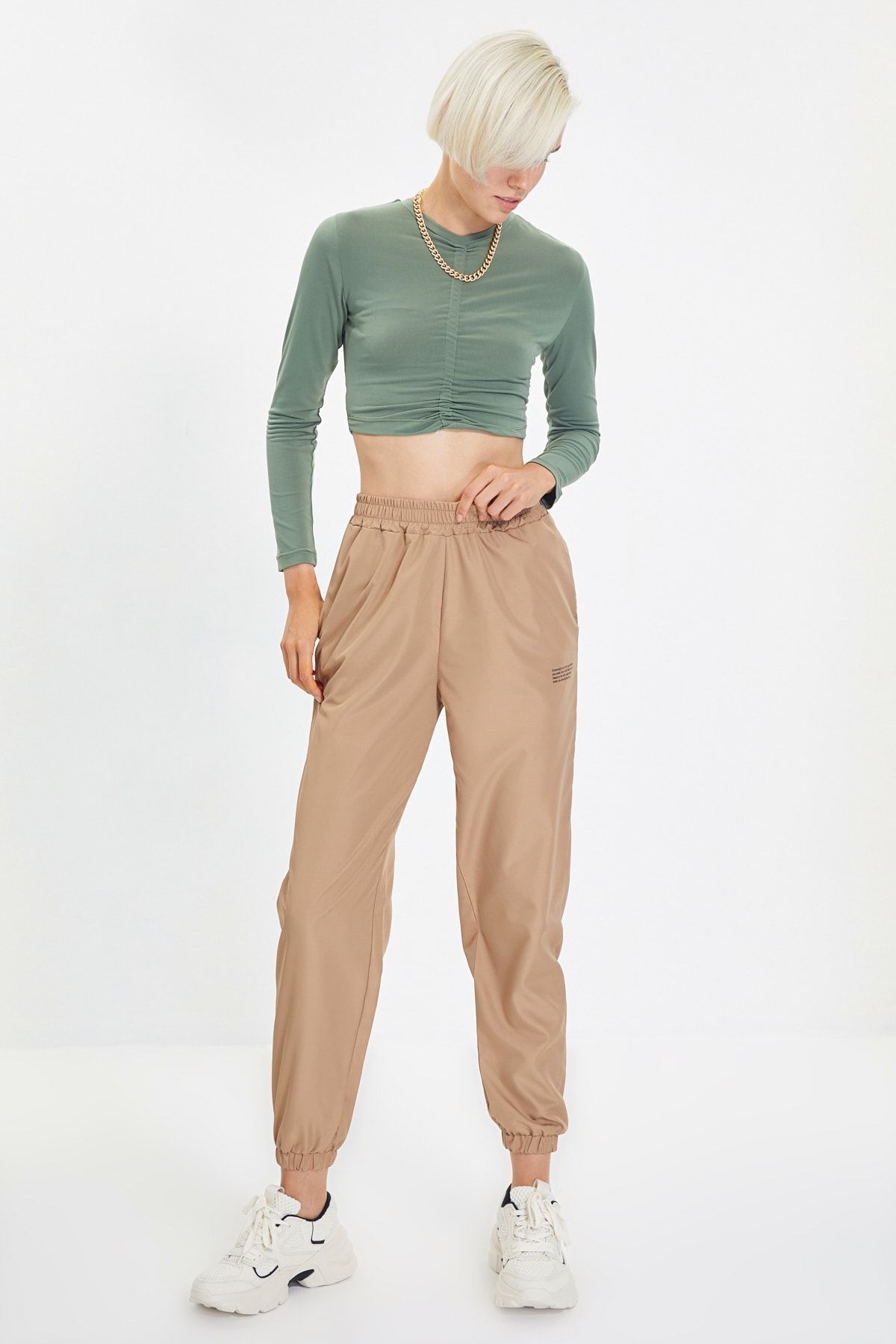 TRENDYOLMİLLA Camel Baskılı Basic Örme Paraşüt Kumaş Eşofman Altı TWOAW21EA0200