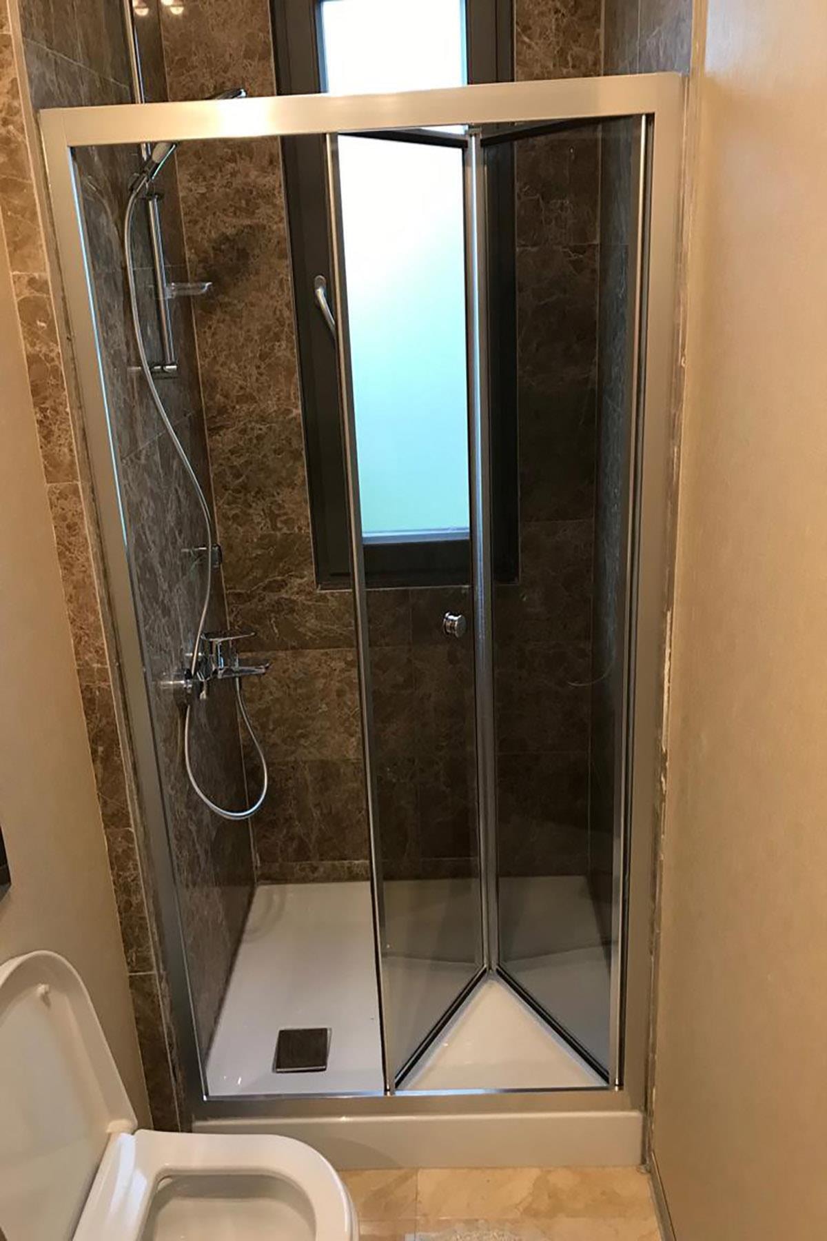 AVRUPA DUŞ 91x190 Cm Eloksal 4 Mm Şeffaf Camlı Yükseklik 190 Cm Katlanır Duşakabin