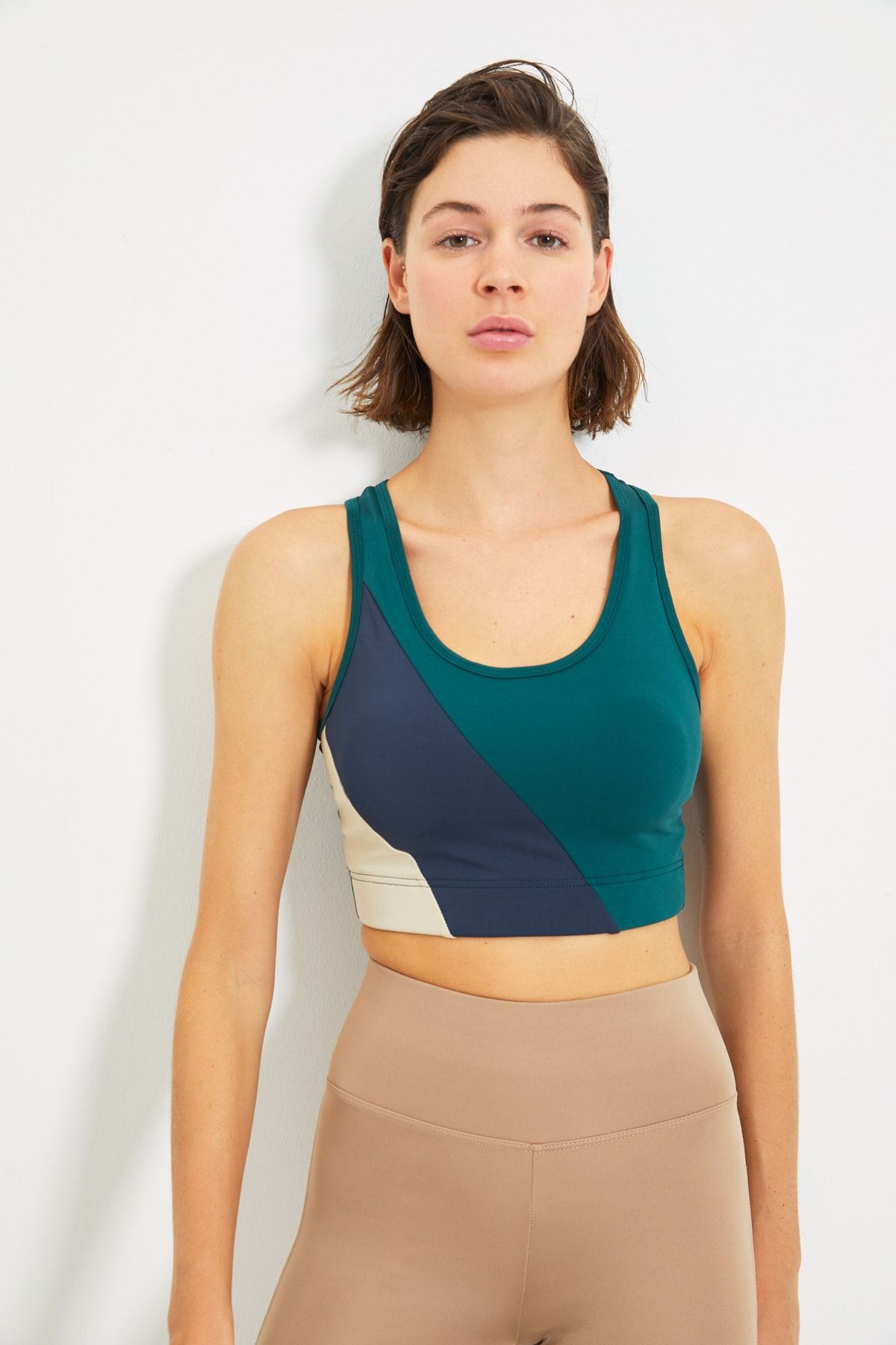 TRENDYOLMİLLA Petrol Destekli Spor Sütyeni TWOAW22SS0044