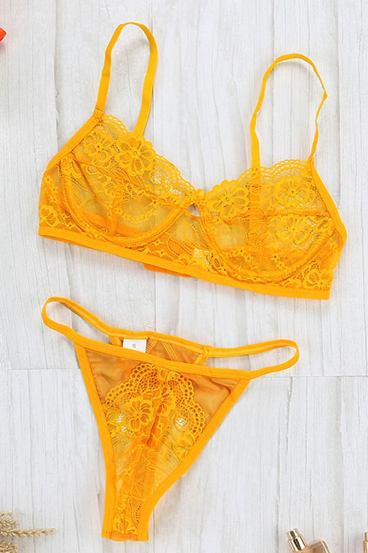 PEWMODA Viola Fenomen Tanga Ve Dantel Sütyen Takımı