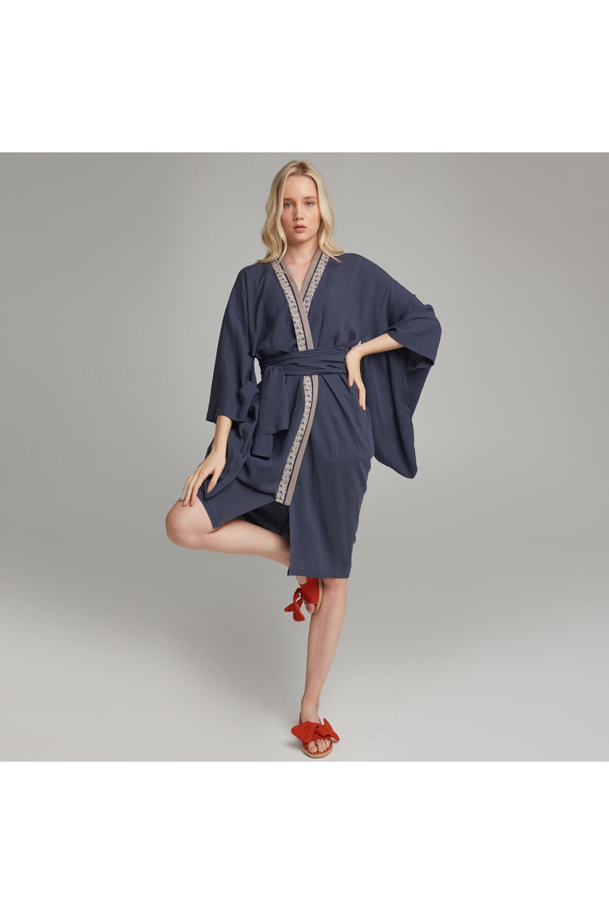 ukioo Osaka Desenli Yaka Detaylı Lacivert Keten Kadın Kimono