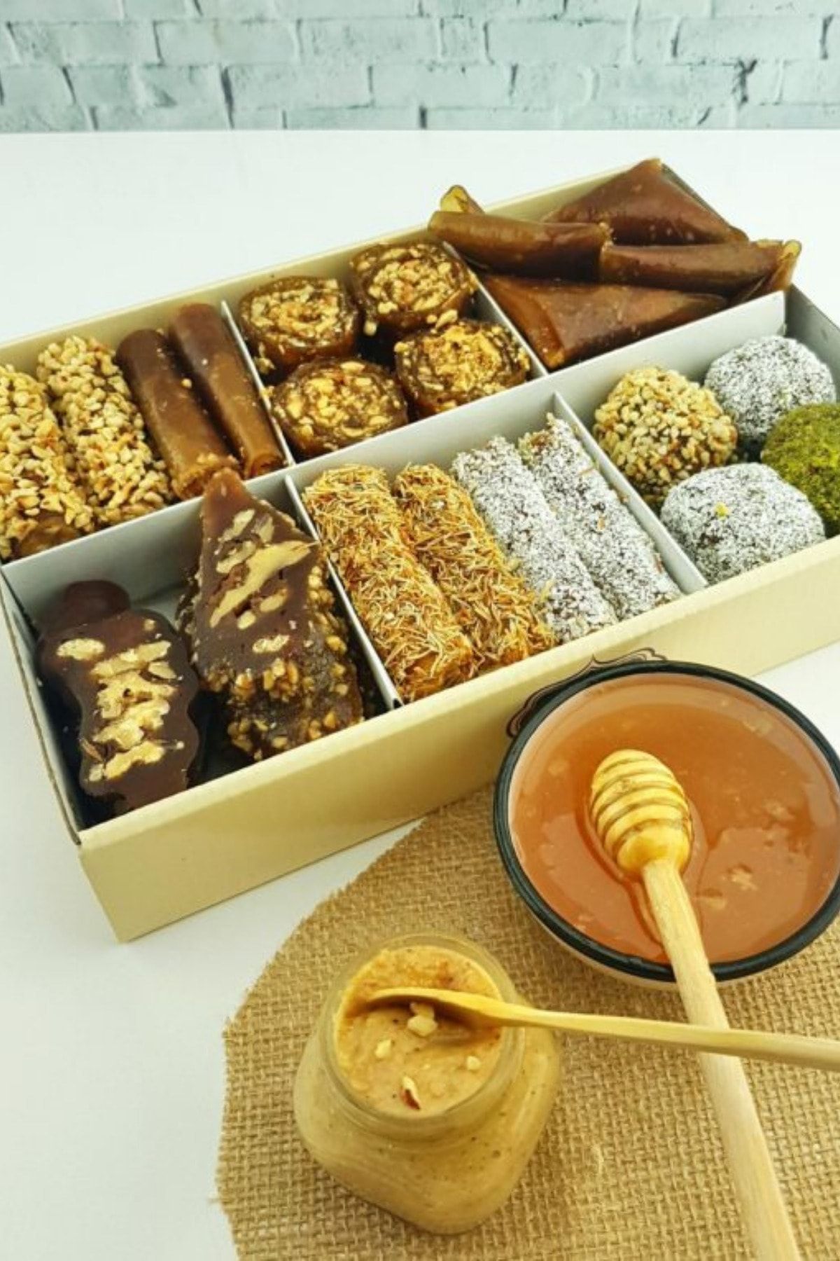 Birsalkım Gümüşhan' Den Lezzet Festivali Paketi 1.5 Kg Pestil Tatlısı Çoko Pestil Antep Fıstıklı Pestil.