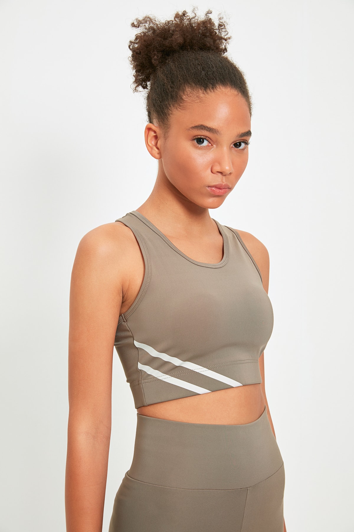 TRENDYOLMİLLA Koyu Haki Baskılı Destekli Spor Sütyeni TWOAW22SS0016
