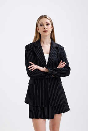 Çizgi Detaylı Blazer Ceketli Şort Etek Takım Image 0