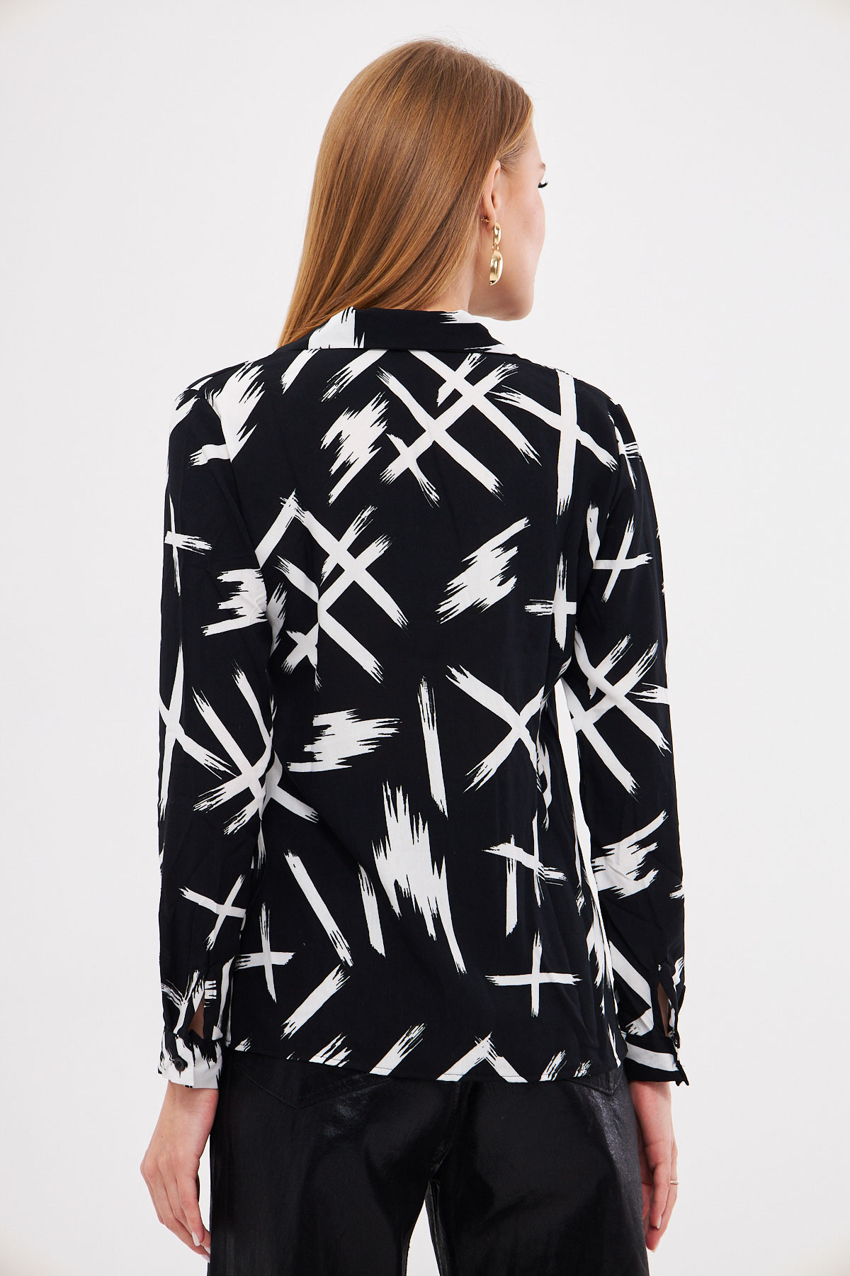 پیراهن آستین بلند زنانه با طرح مشکی-سفید ARM-25K001040