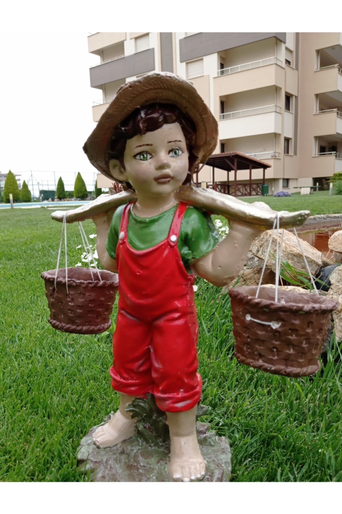 BilgeCe hoMe Sepetli Erkek Çocuk Heykeli