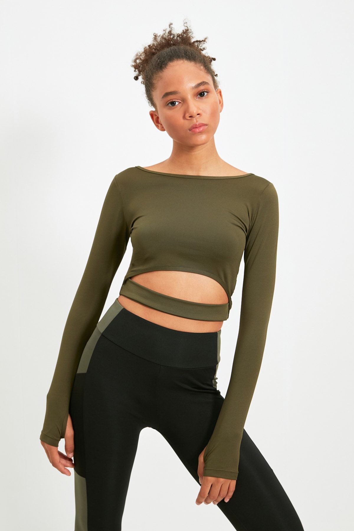 TRENDYOLMİLLA Haki Bel Detaylı Crop Spor Bluz TWOAW21BZ0156