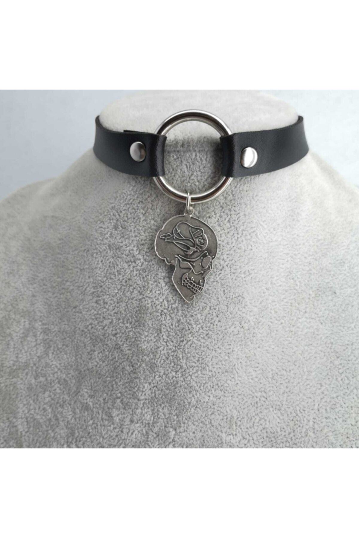 Fugusugu Girl In Skull Choker (tasma)