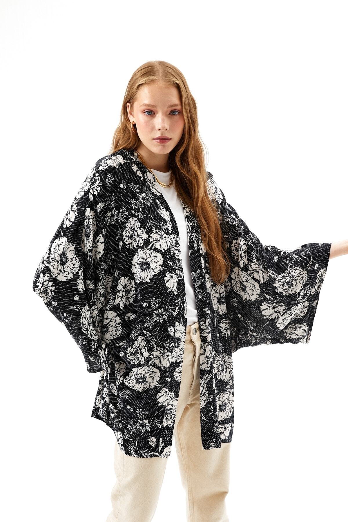 Muni Muni Desenli Kimono-50410-1-siyah/beyaz