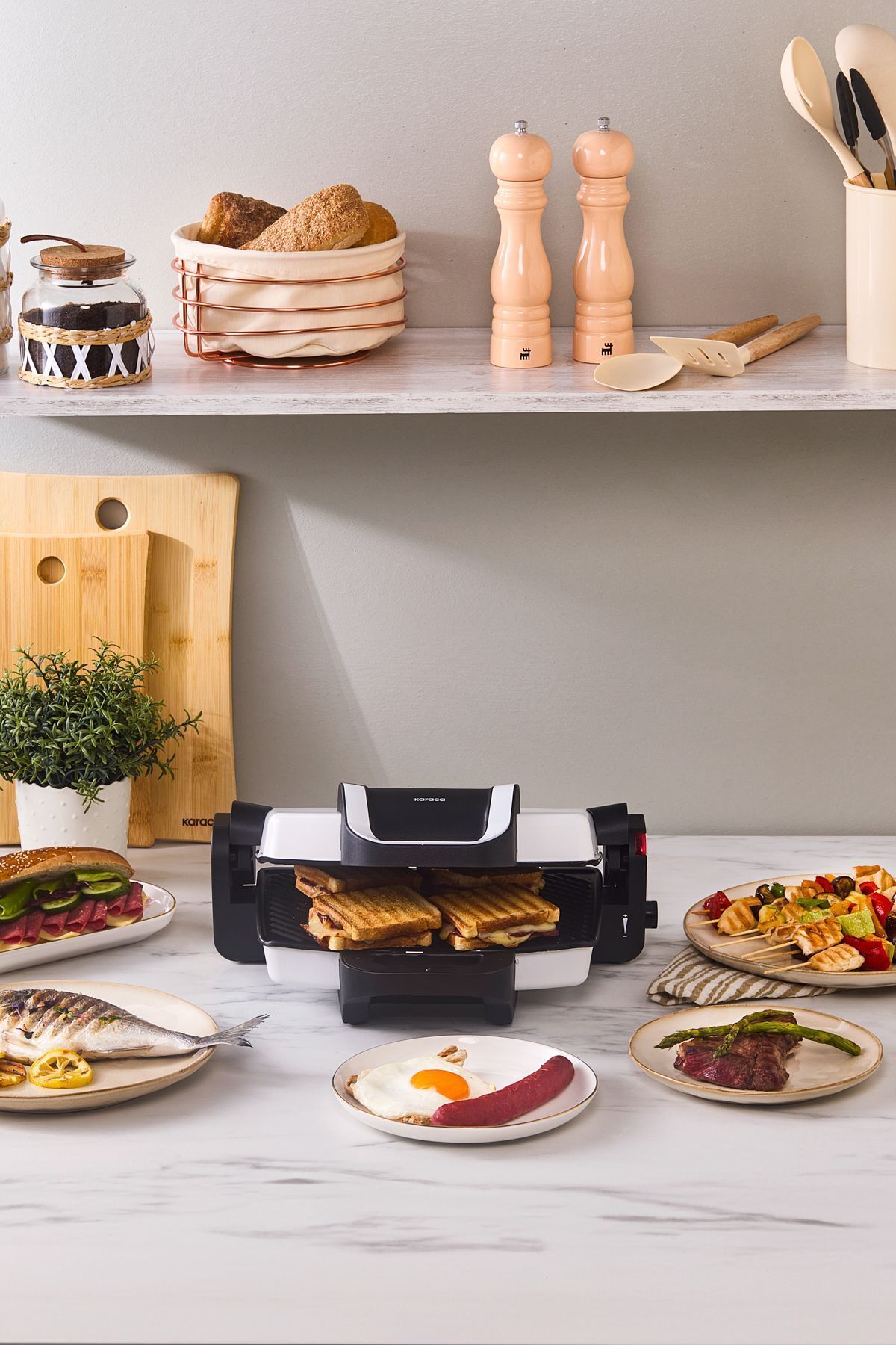 گریل و توستر سفید مروارید آینده با ظرفیت 4 برش 1800 واتی