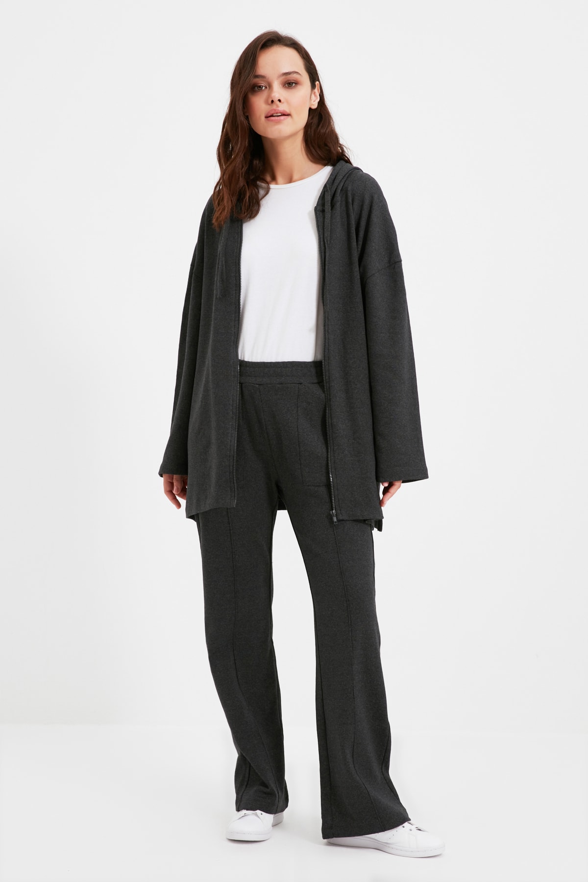 Trendyol Modest Antrasit Wide Leg Örme Eşofman Altı TCTAW22EI0003