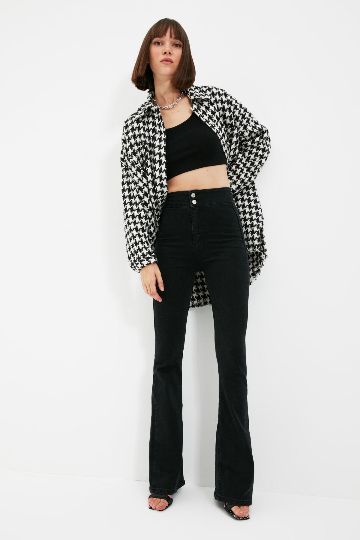 TRENDYOLMİLLA Siyah Bel Detaylı Yüksek Bel Flare Jeans TWOAW22JE0678