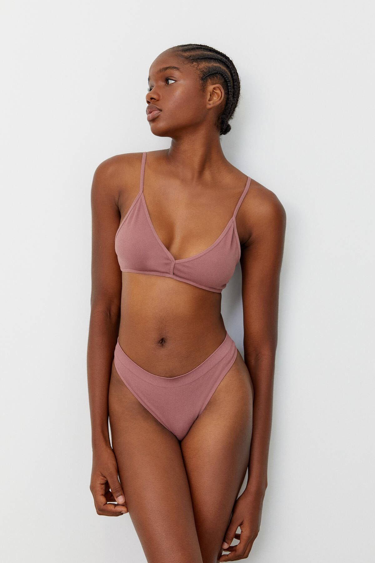 Pull & Bear 3’Lü Dikişsiz Tanga Paketi