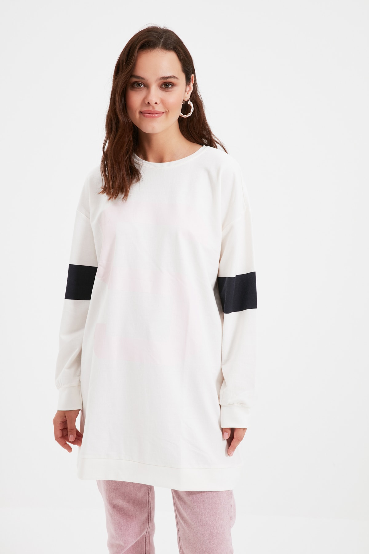 Trendyol Modest Ekru Örme Sweatshirt TCTAW22TW0032