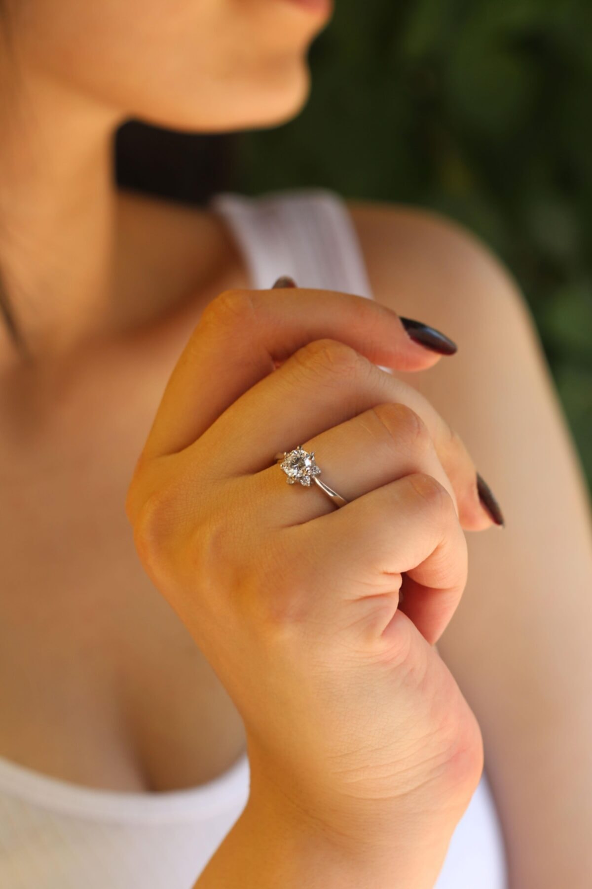 Akay Kuyumcu & Pırlanta Çiçek Montürlü 14 Ayar Swarovski Taşlı Tektaş Yüzük