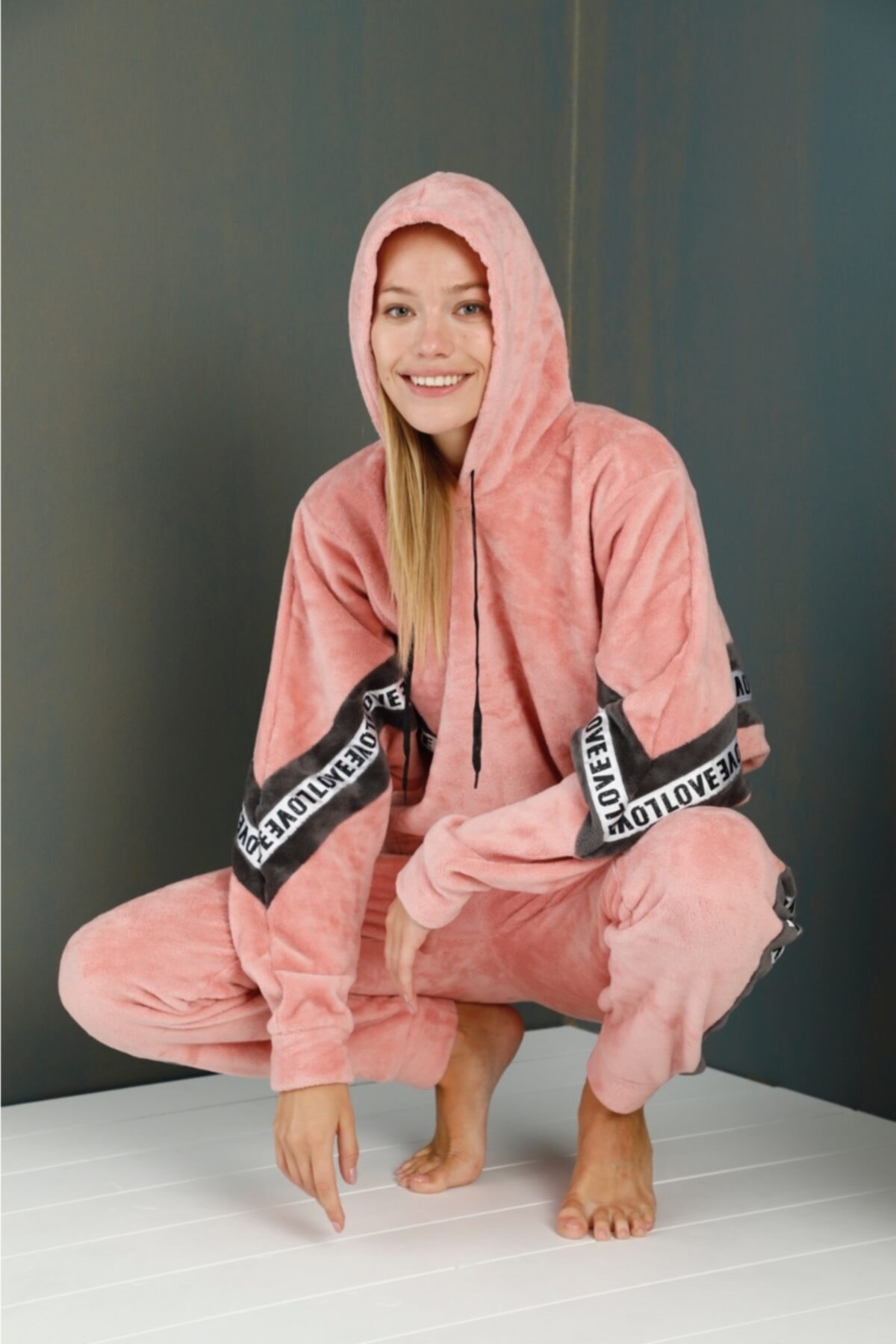 BERİN HOMEWEAR Kadın Kışlık Süper Soft Yarasa Kol Kapşonlu Takım