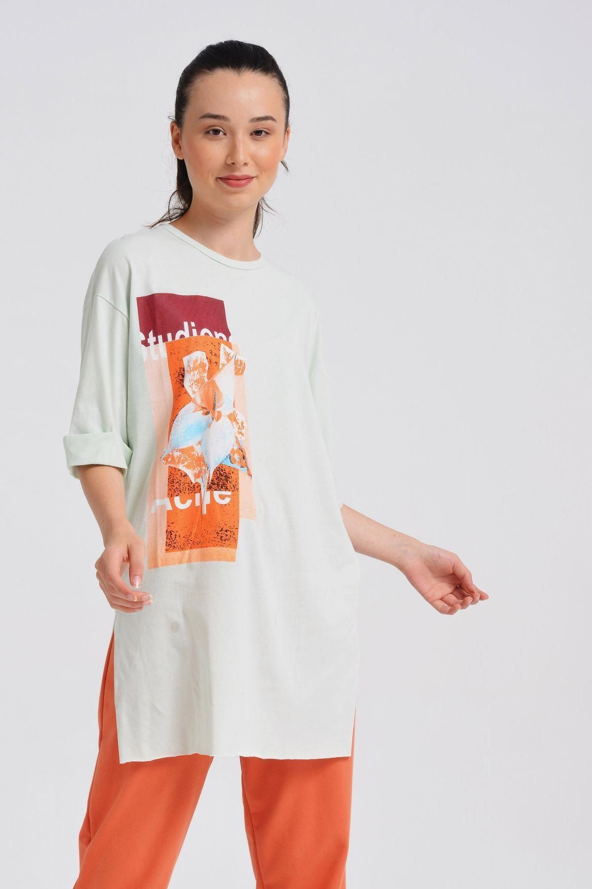 Nefise Baskılı Yırtmaçlı Tshirt