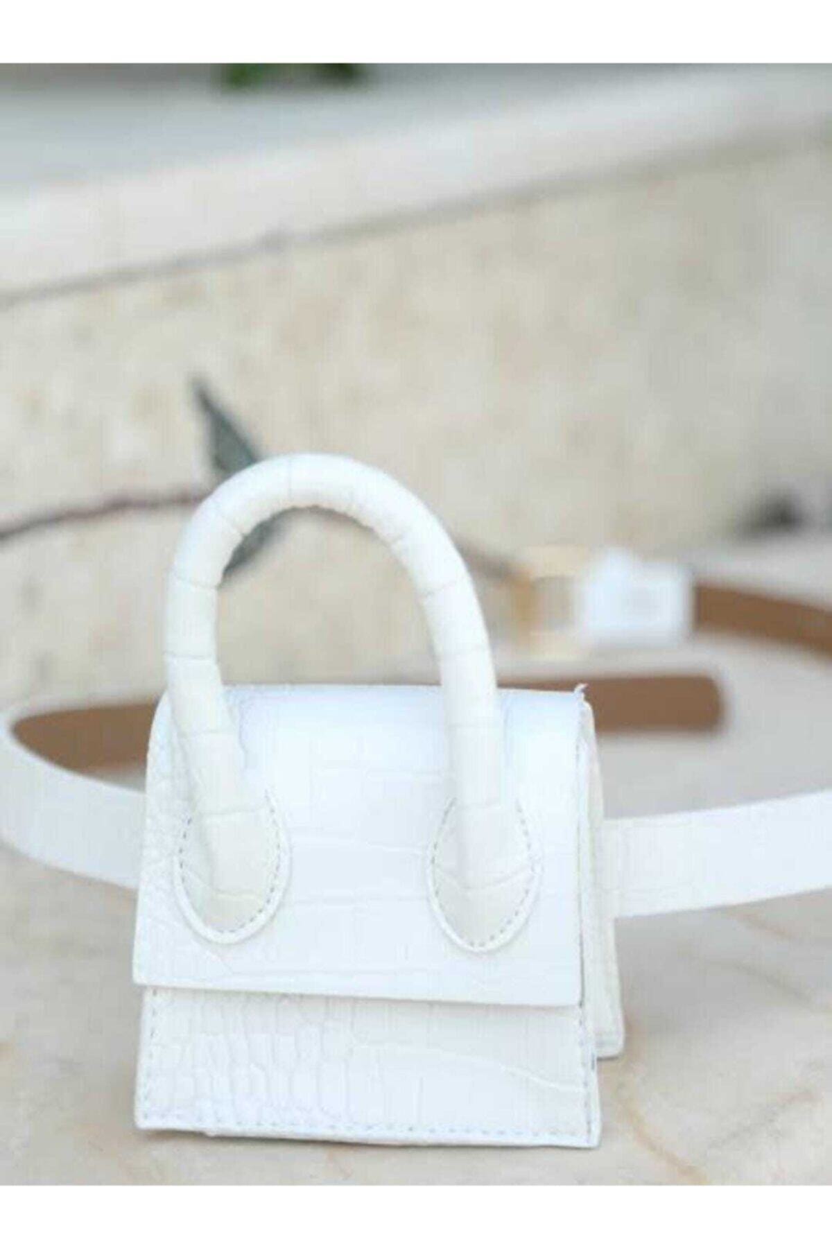 Menzi Collection Kadın Beyaz Mini Zincirli Kemerli Çanta