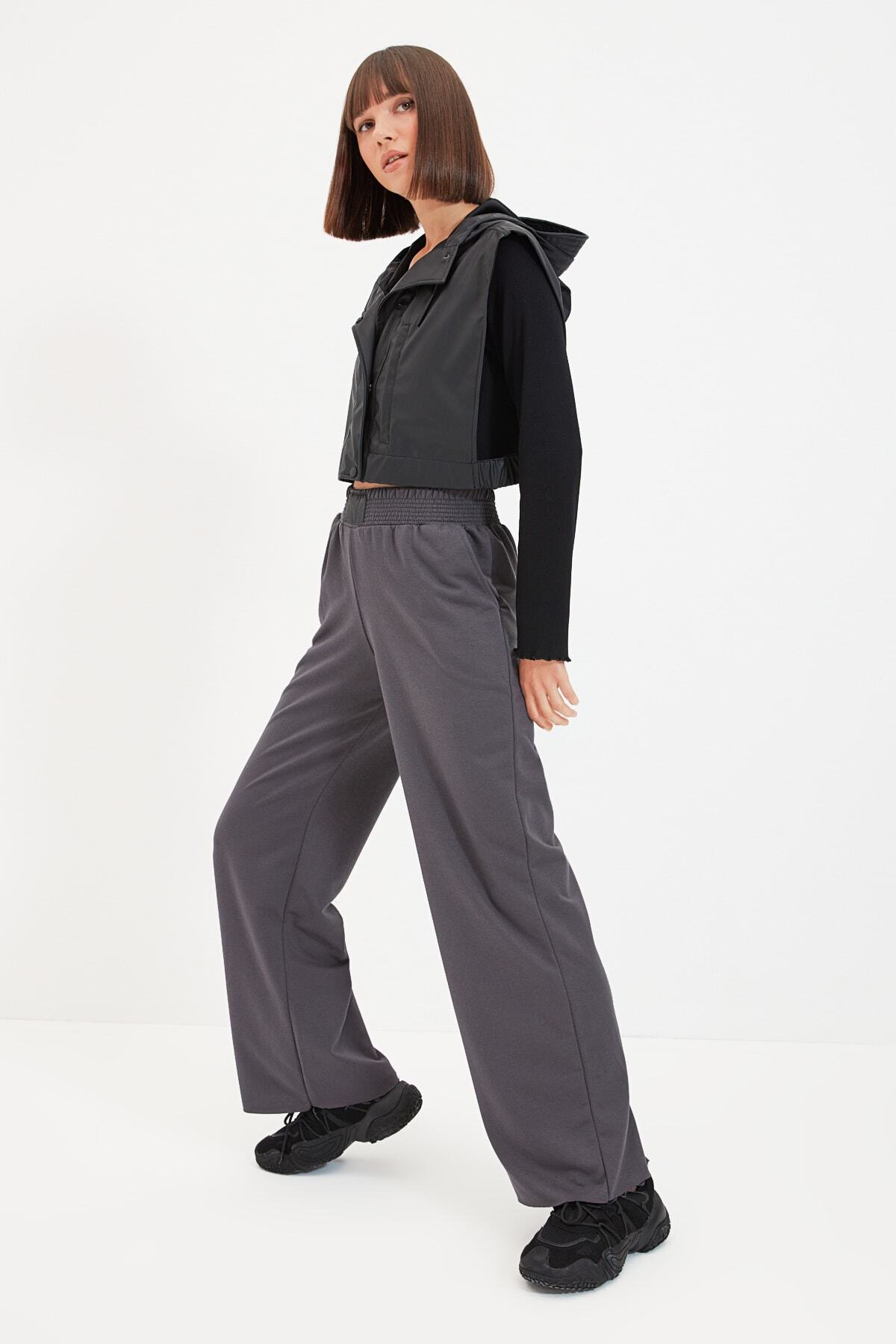 TRENDYOLMİLLA Antrasit Wide Leg Örme İnce Eşofman Altı TWOAW22EA0021