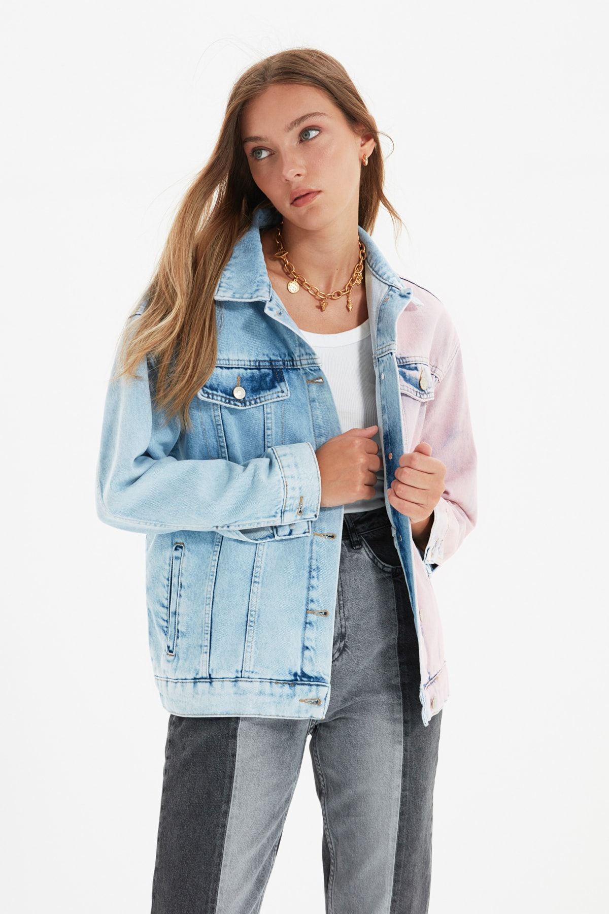 TRENDYOLMİLLA Mavi Pembe Renk Bloklu Denim Ceket TWOAW22CE0291