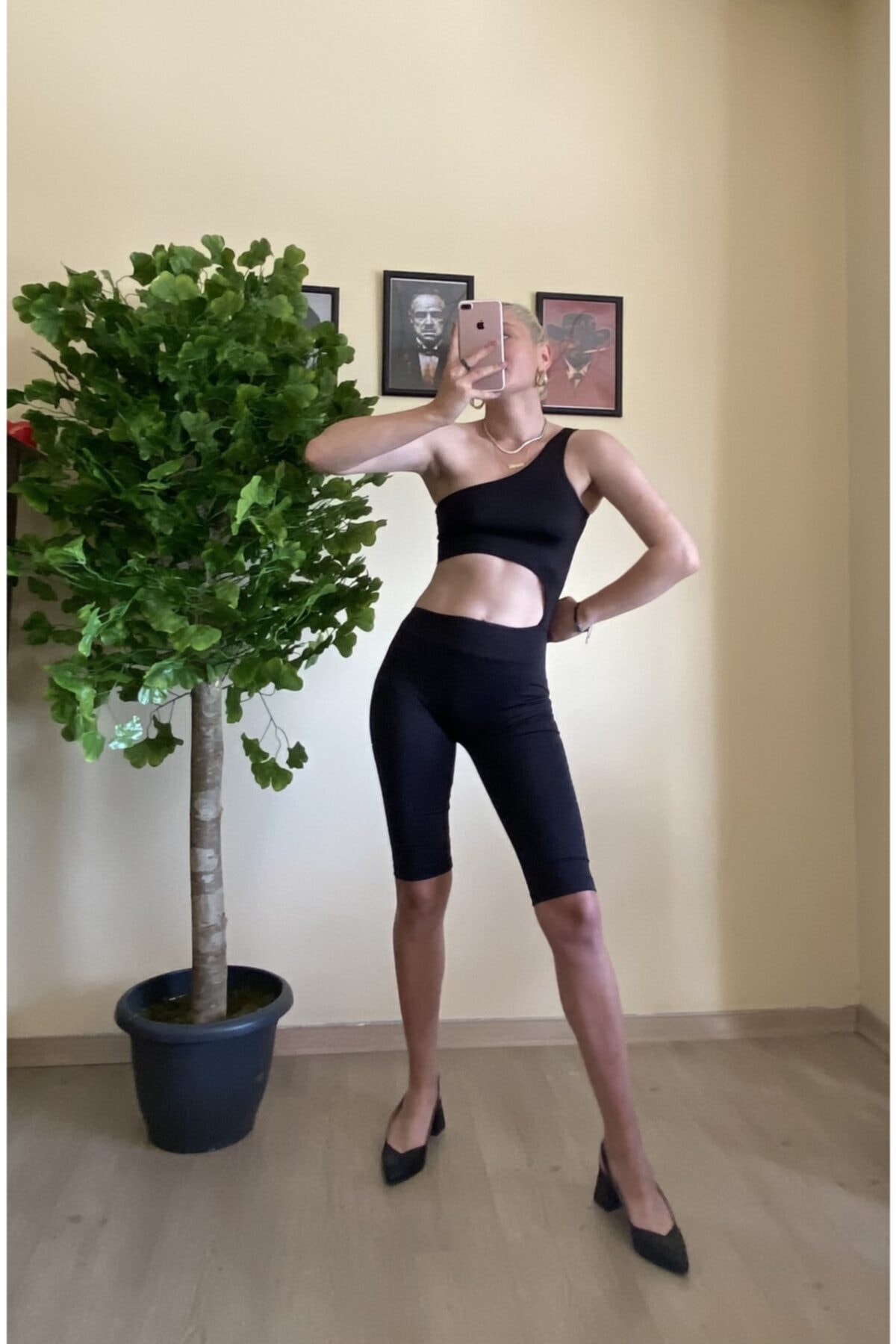 TillyBird Bel Kısmı Dekolteli, Tek Kol Spor Tulum